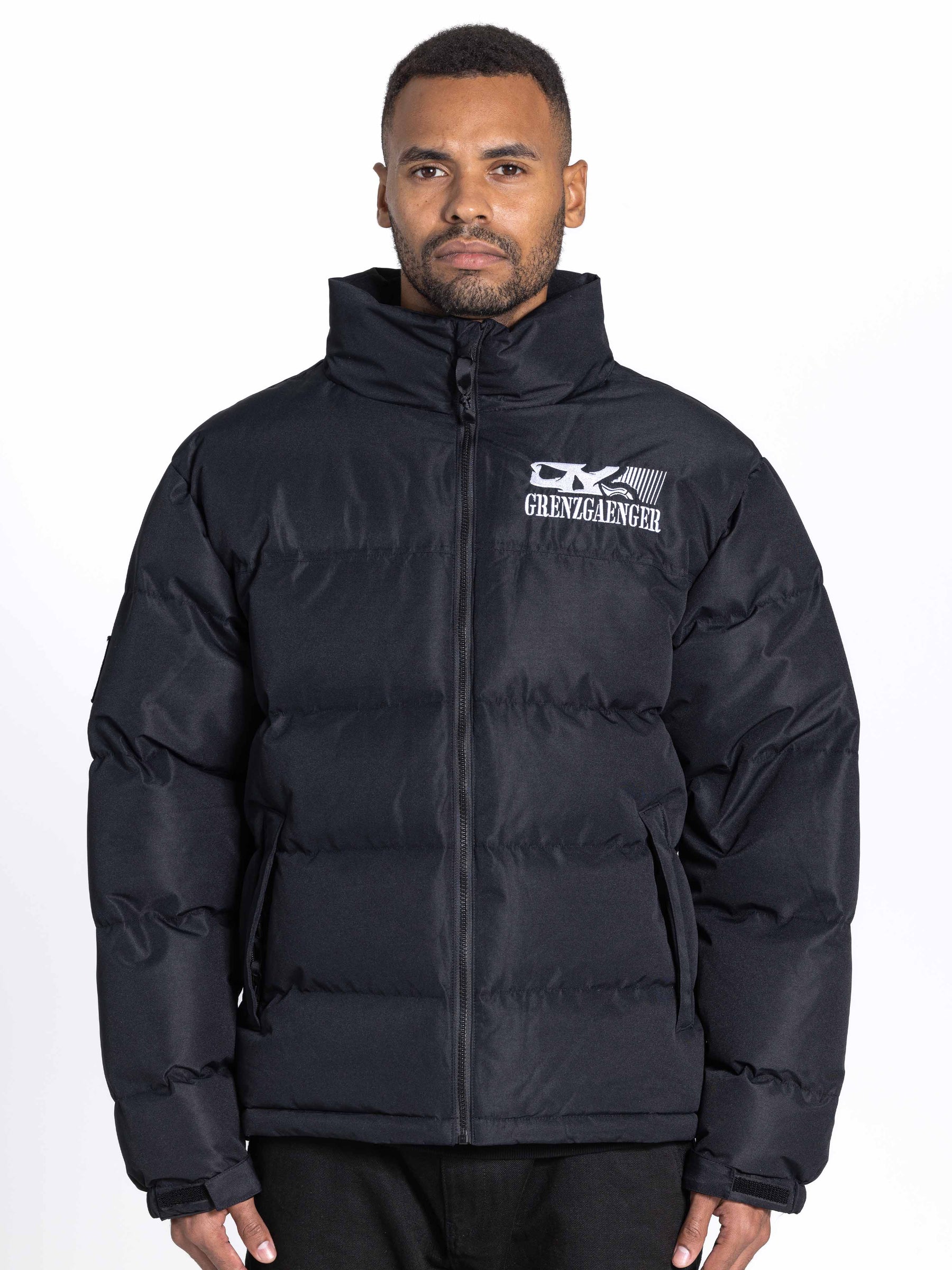 Grenzgaenger Puffer - black