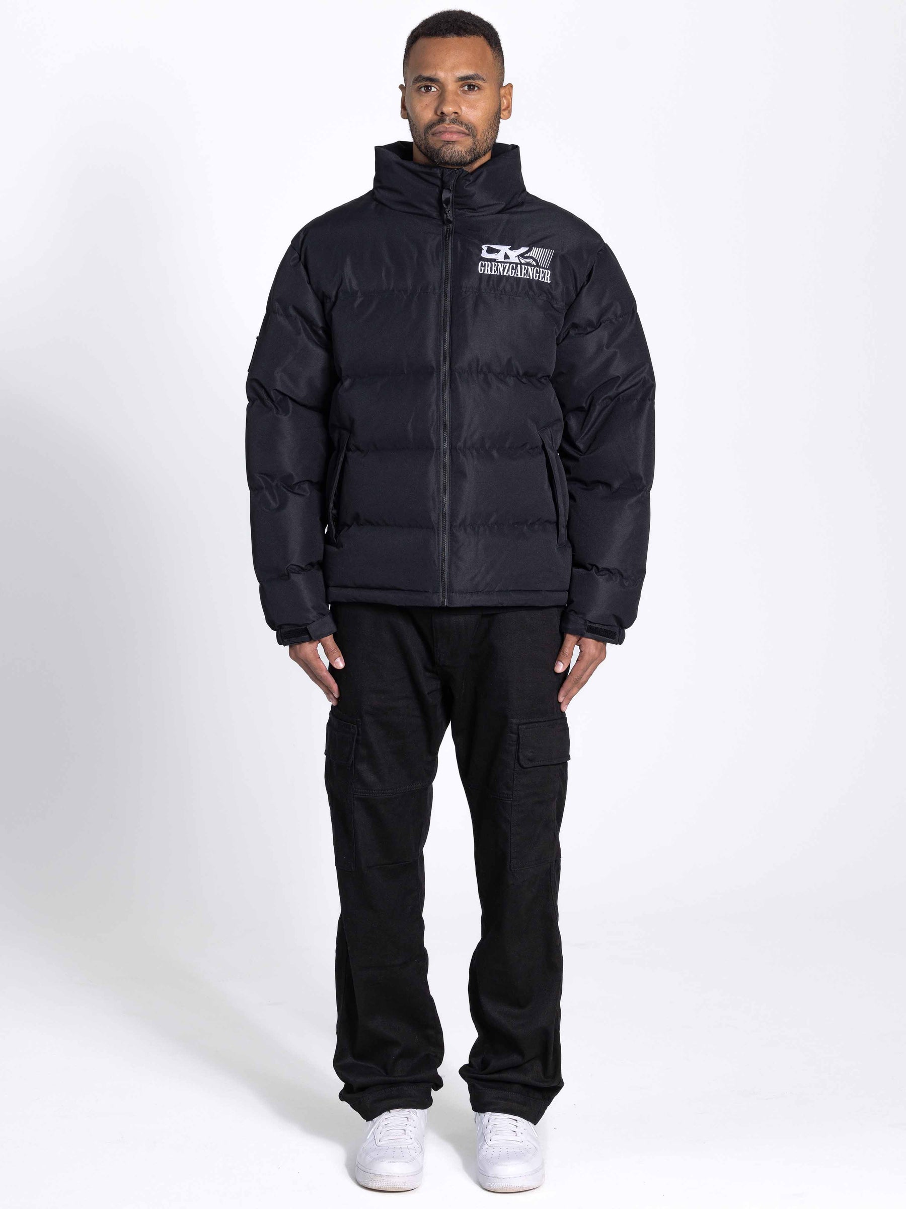 Grenzgaenger Puffer - black