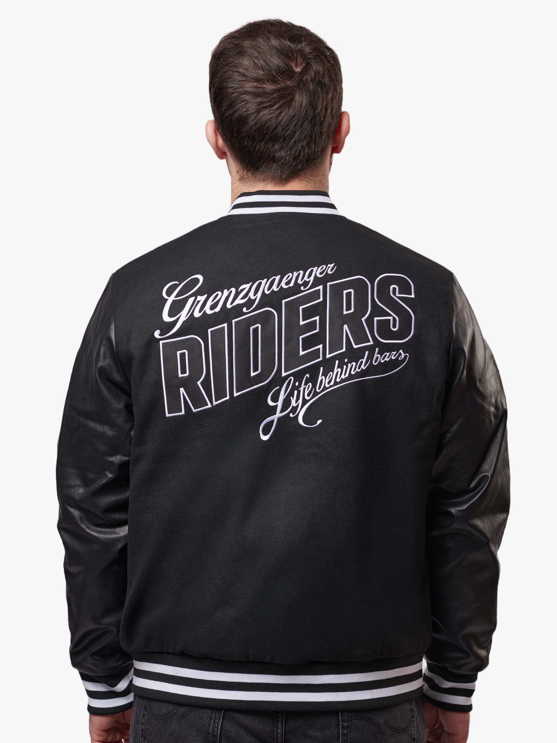 College Essential Jacket Black