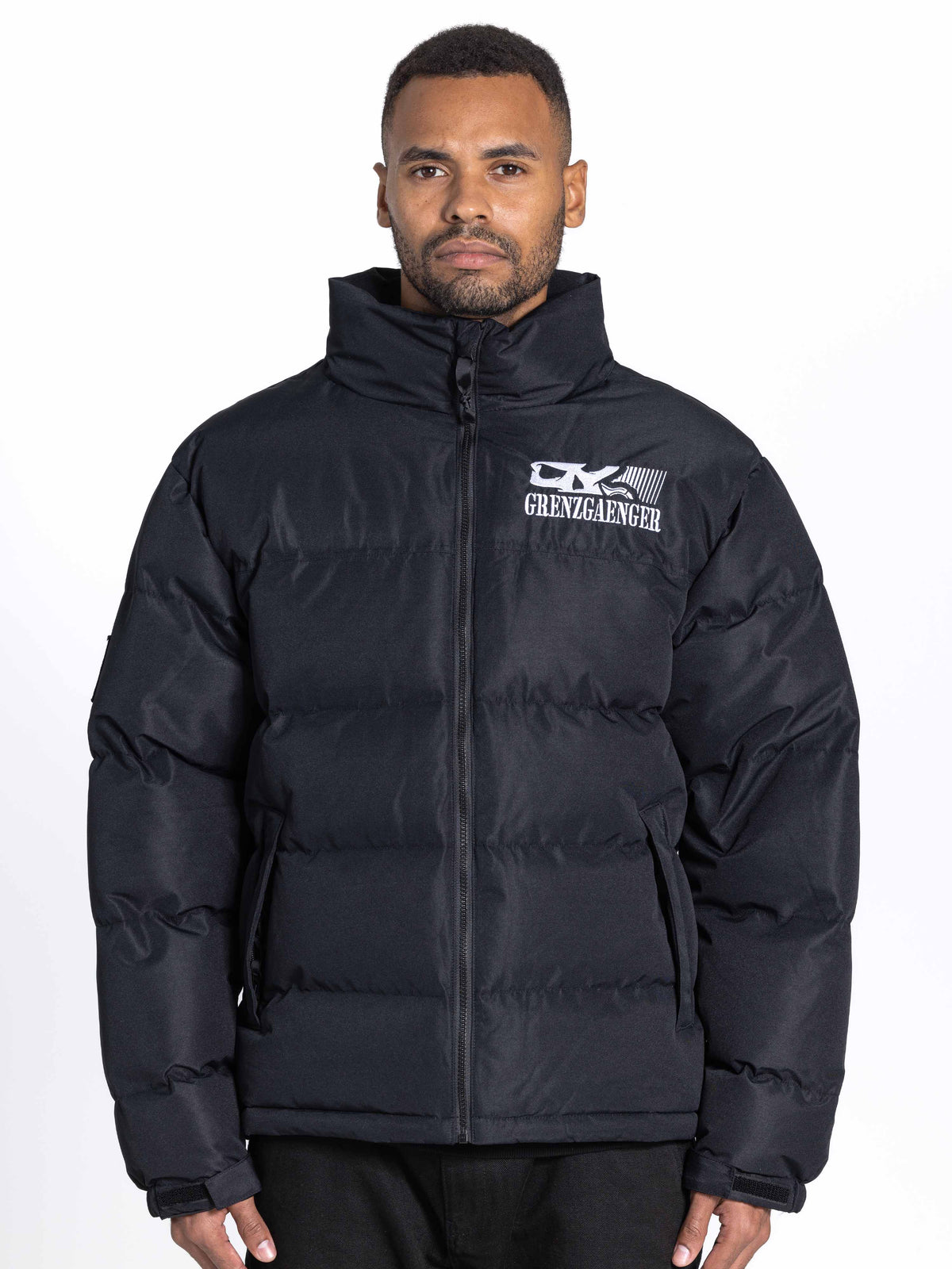 Grenzgaenger Puffer - black