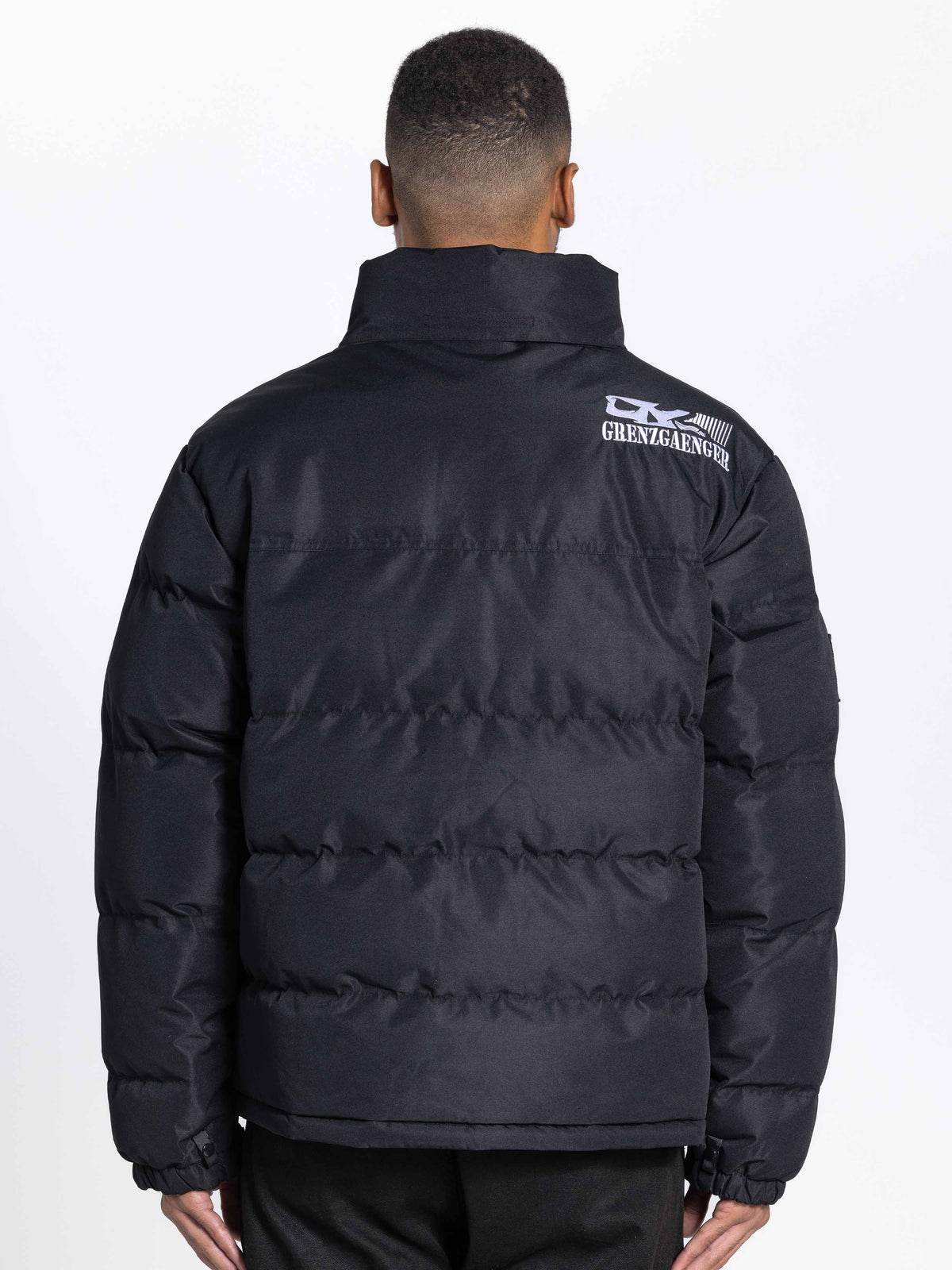 Grenzgaenger Puffer - black